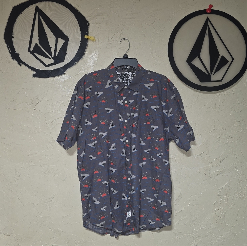 Volcom Gray Sunset Shark Pattern Button Down Shor… - image 7